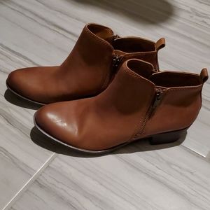 Women's leather bootie